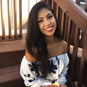 Meet your Posher, Areli